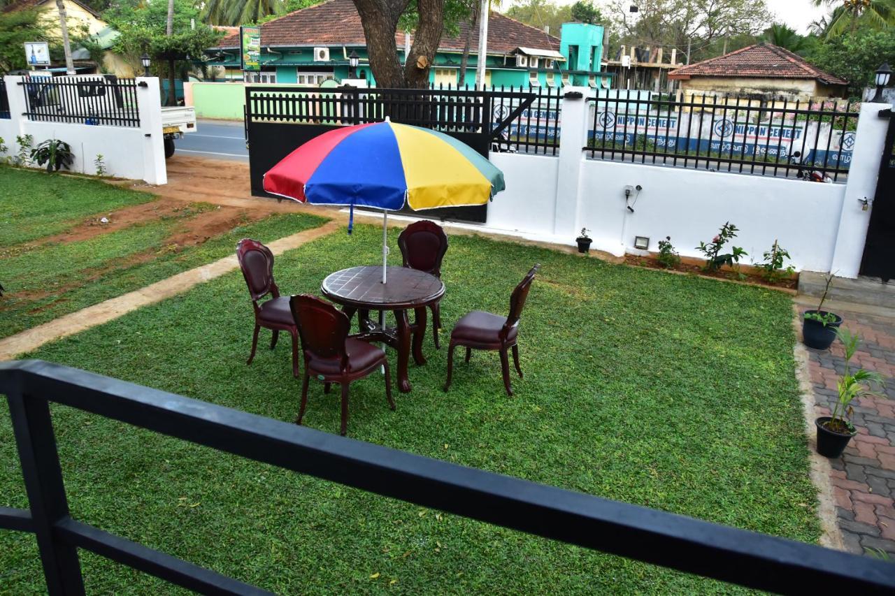 Peninsula Hotel Jaffna Exterior foto